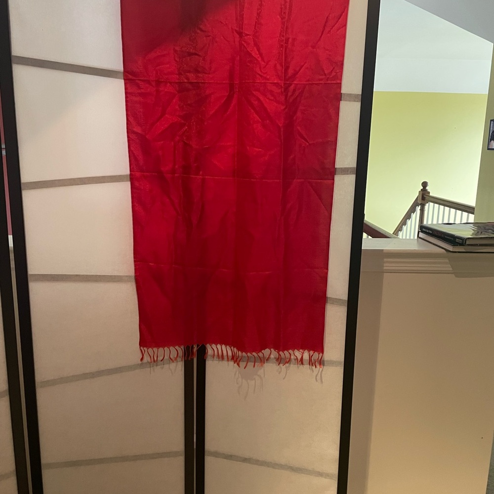 Elegant Red Patterned Scarf with Fringed Edges